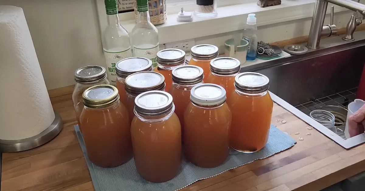WHAT TO MIX WITH APPLE PIE MOONSHINE