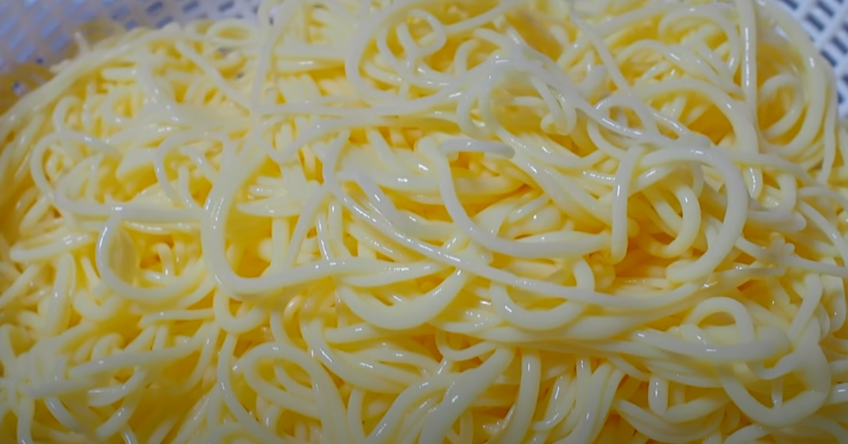 image of dried egg noodle