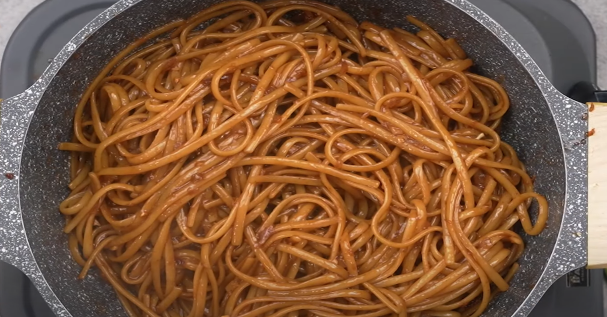 image of hibachi noodles