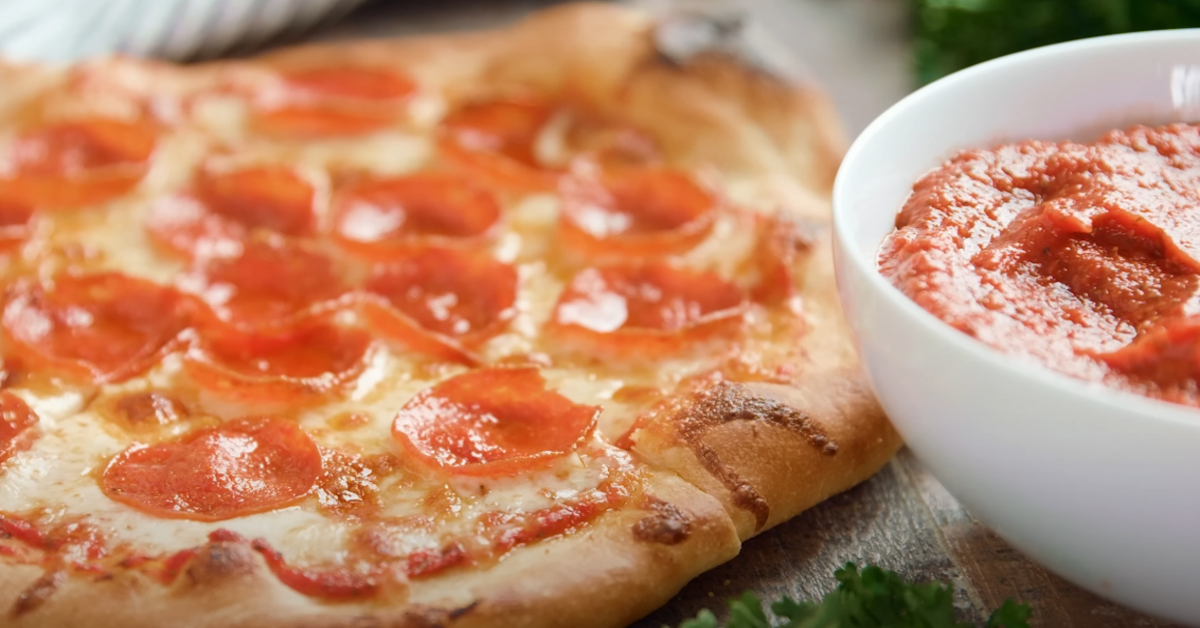 image of pizza sauce with tomato paste