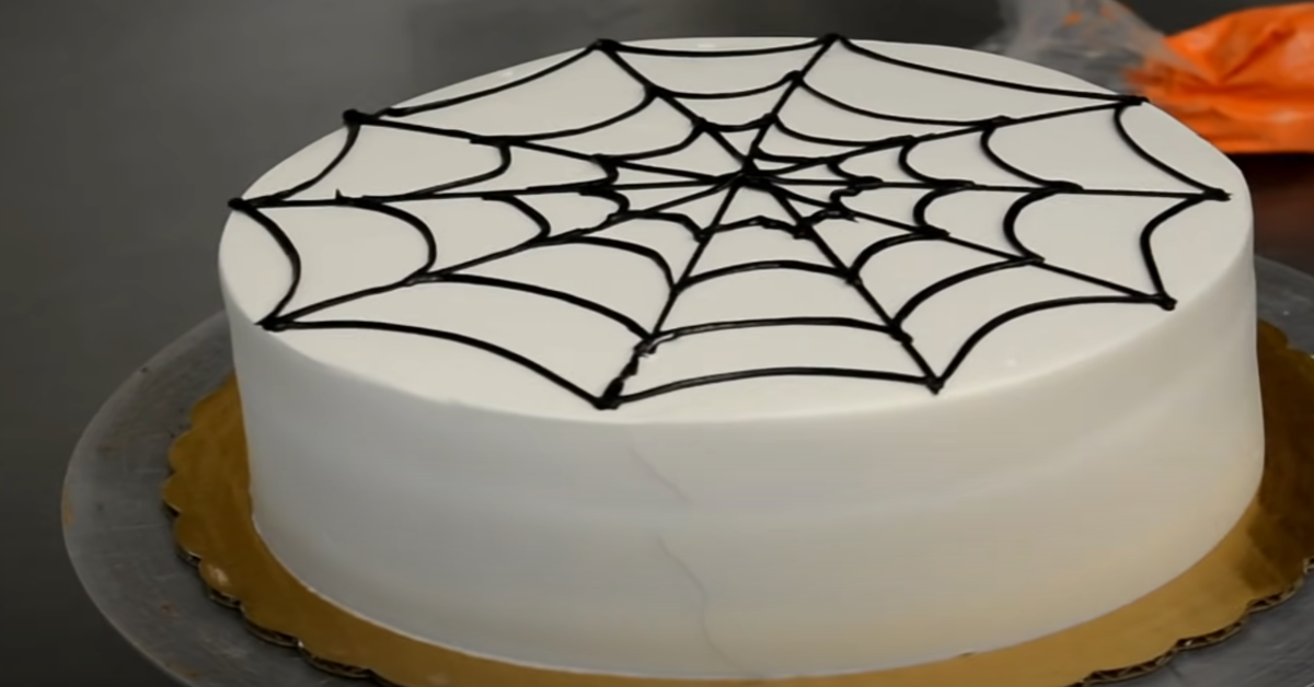 SPIDER WEB ON CAKE